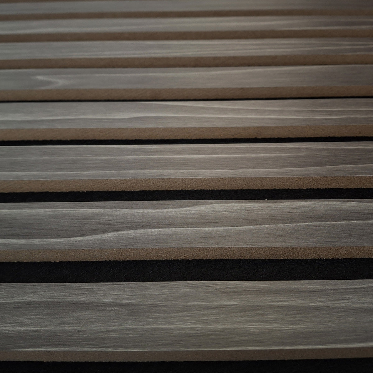 Pannello Fonoassorbente Effetto Legno SIERRA 60x60 cm – Spessore 18 mm