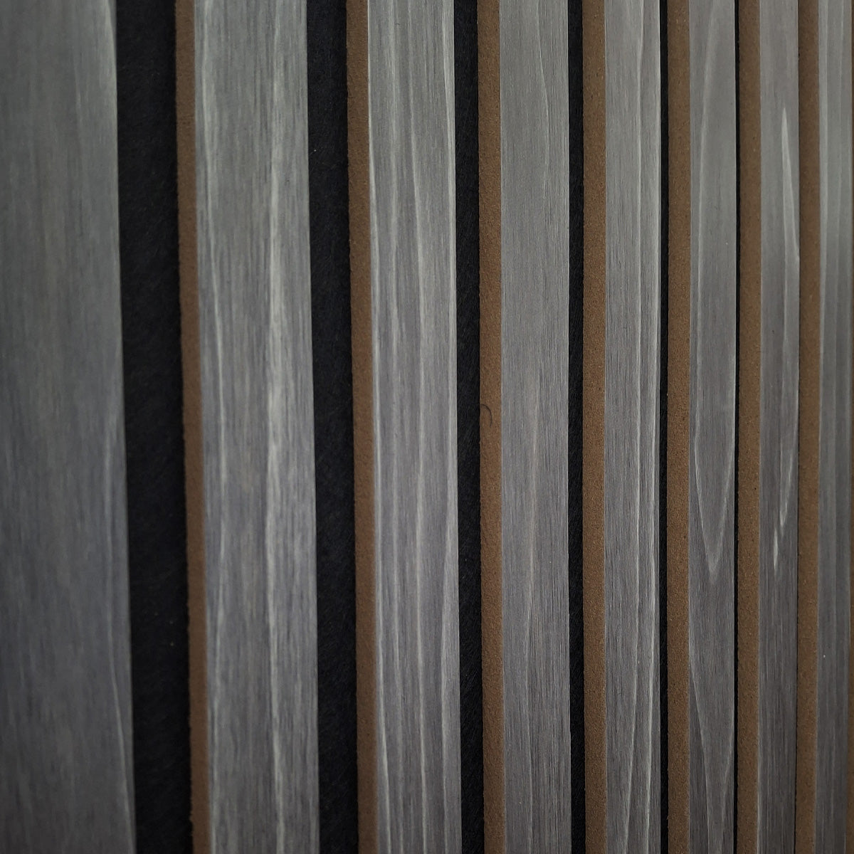 Pannello Fonoassorbente Effetto Legno SIERRA 60x60 cm – Spessore 18 mm