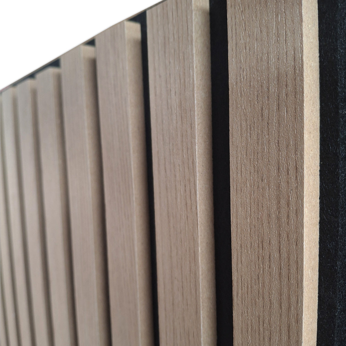 Pannello Fonoassorbente Effetto Legno THUNDRA 60x60 cm – Spessore 18 mm
